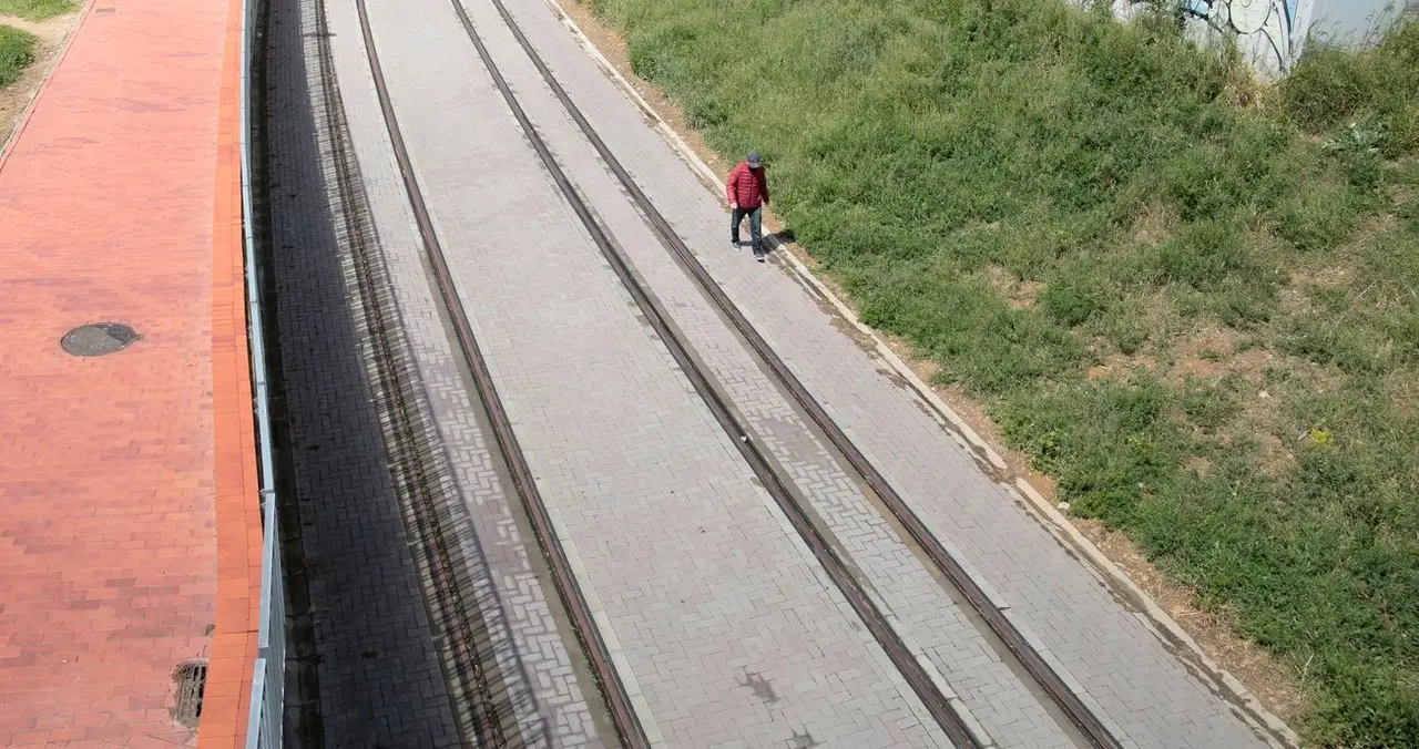 Imagen del tramo urbano de Feve en León capital. Foto: Campillo
