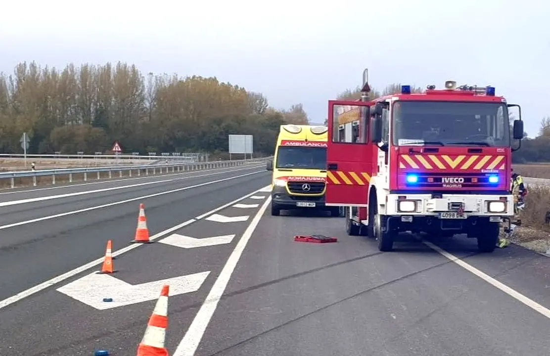 Equipos de emergencia intervienen en un accidente ocurrido en la provincia de Burgos.