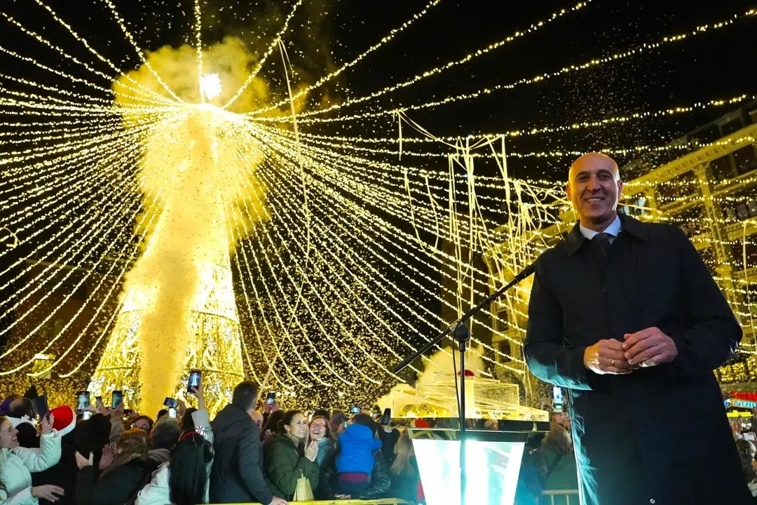 El alcalde de León, durante el encendido de 2024.