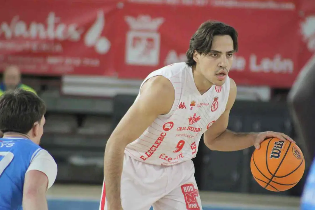 Un lance del encuentro disputado por la Cultural de Baloncesto ante el Huelva.
