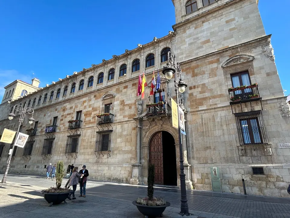 Imagen de la sede de la Diputación de León en el Palacio de los Guzmanes.