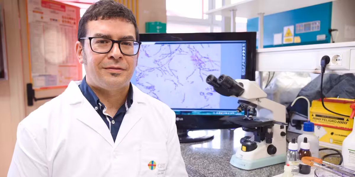 El virólogo leonés Estanislao Nistal demuestra que la vacuna de la gripe reduce el riesgo de muerte.