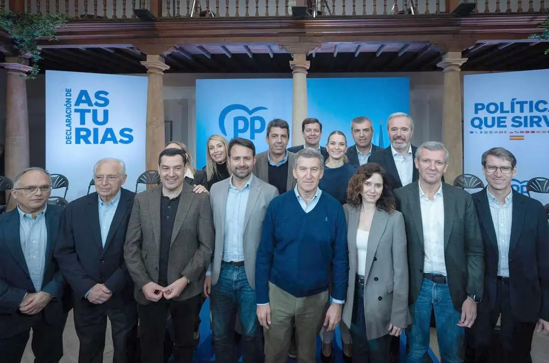 Los presidentes autonómicos del PP, junto a Feijóo, durante el encuentro mantenido este fin de semana.