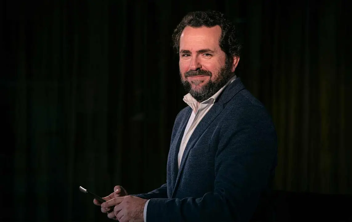 Bajo la batuta del experimentado periodista Jesús Ollero, la nueva sede de la consultora se ubicará en la ciudad de Sevilla.