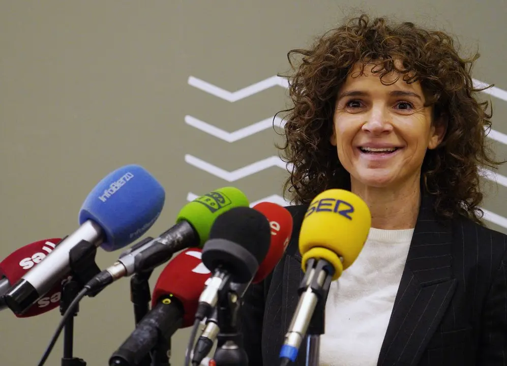La directora del área de Museos, Patrimonio y Cultura de la Fundación Ciudad de la Energía, Concepción Fernández, durante la presentación del balance del año 2024 y de las actividades culturales previstas para este año en La Fábrica de Luz, Museo de la Energía y La Térmica Cultural. Foto: César Sánchez.