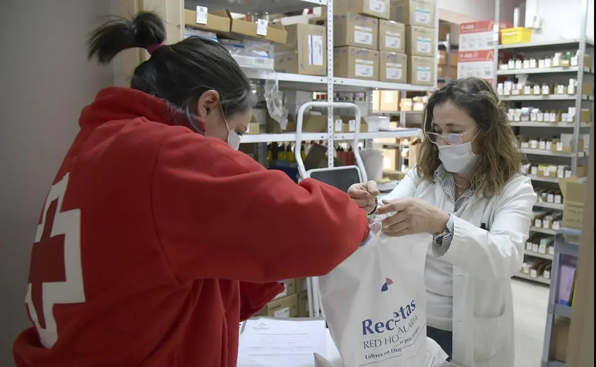 Representantes de Cruz Roja en León y del Complejo Asistencial Universitario leonés mantuvieron un encuentro para abordar los diferentes acuerdos de colaboración.