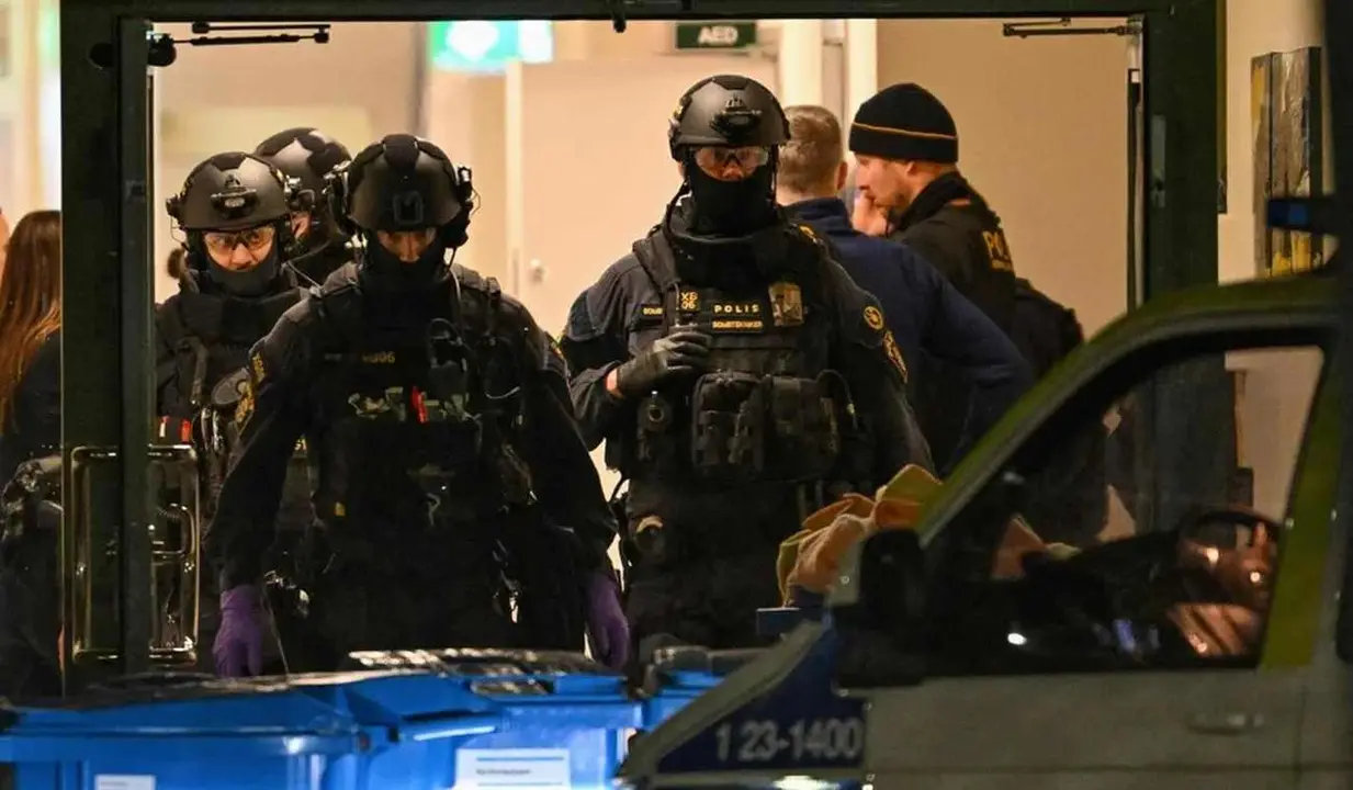 Efectivos policiales en el lugar del suceso.