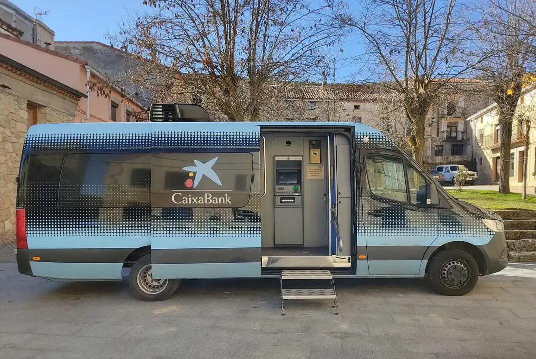 Imagen de una 'ofimóvil' de Caixabank.