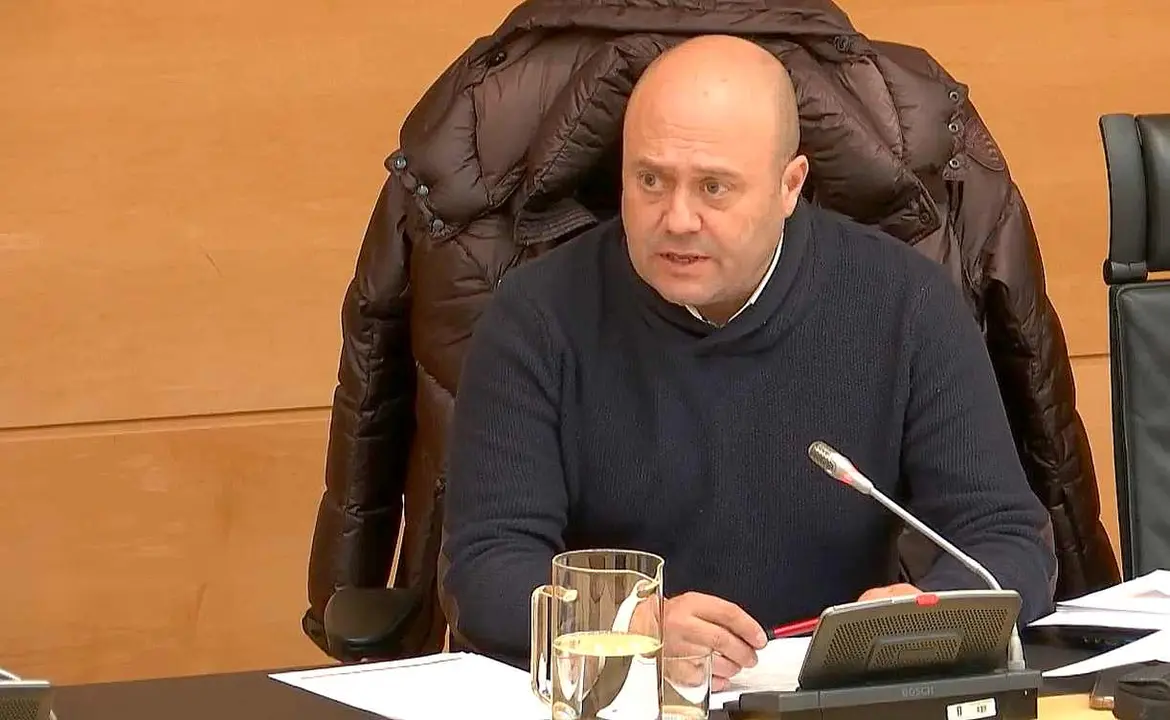 Javier Campos, durante la comisión de Educación.