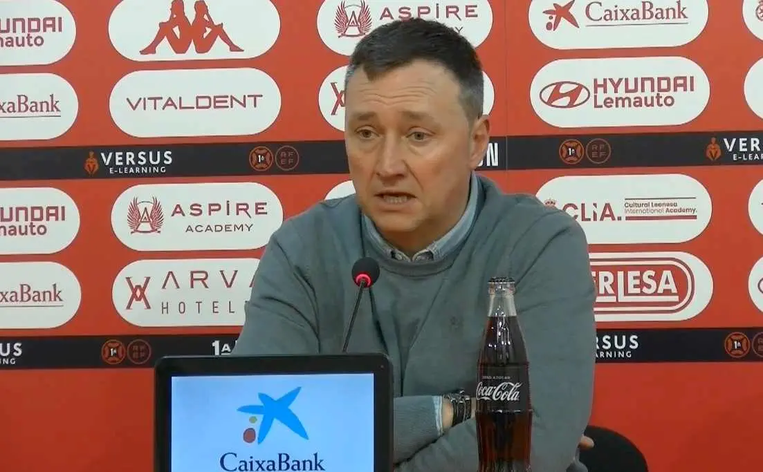 Raúl Llona, durante la rueda de prensa de este viernes.