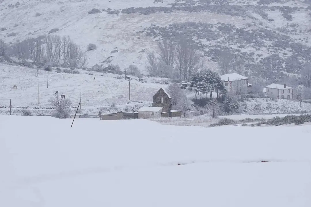 Nieve en la localidad leonesa de Oterico.