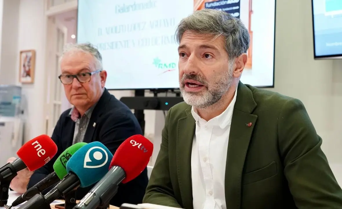 El presidente del Círculo Empresarial Leonés, Julio César Álvarez, y el secretario general, Nicesio Álvarez, durante una rueda de prensa. Foto: Campillo