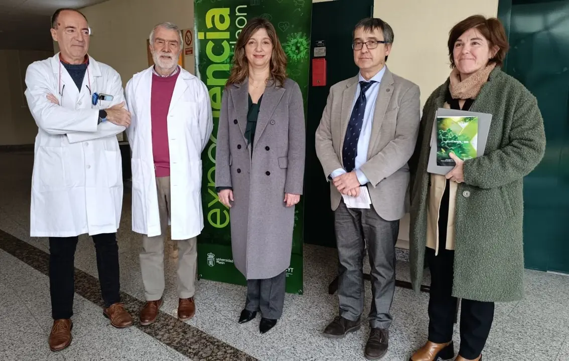 De izquierda a derecha, Paulino de Paz, Tomás Vigal, Nuria González, Santiago Gutiérrez y Ángeles Castro.