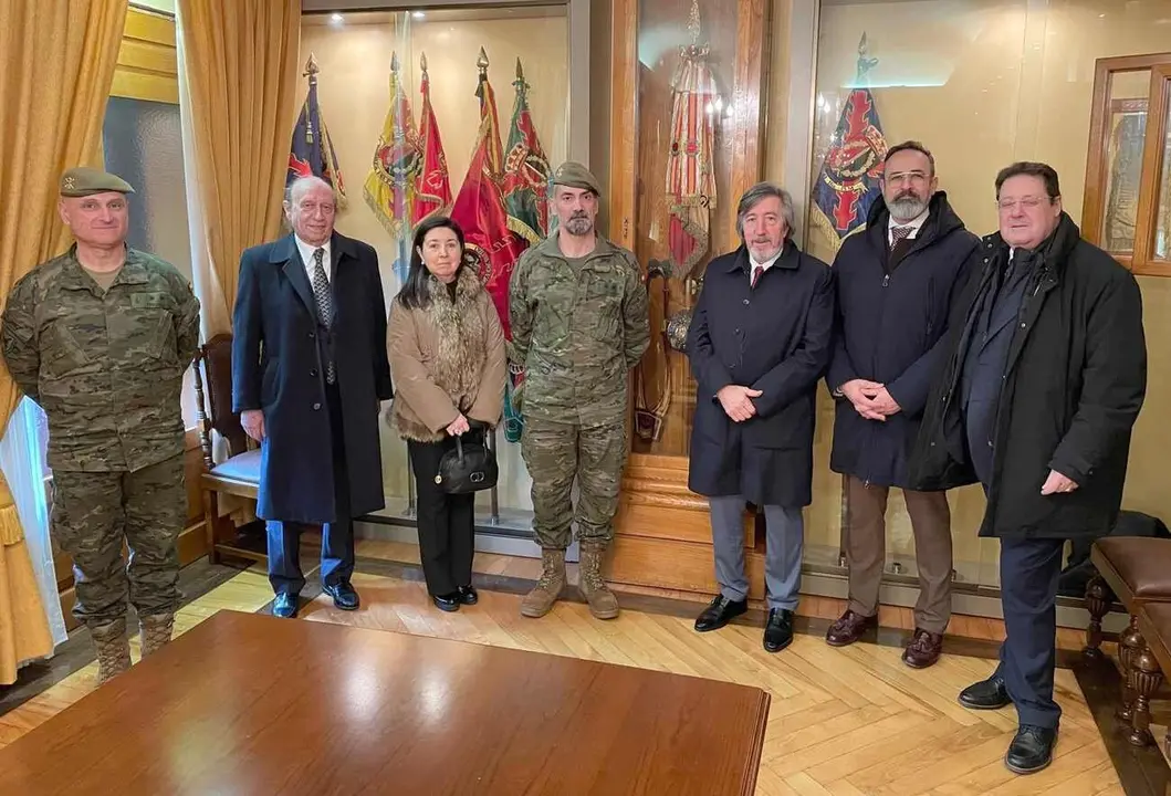 Foto de familia durante la visita institucional celebrada en Astorga.