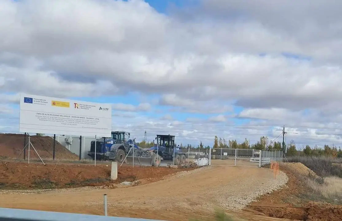 Imagen de las obras para la instalación de la doble vía del AVE a León.