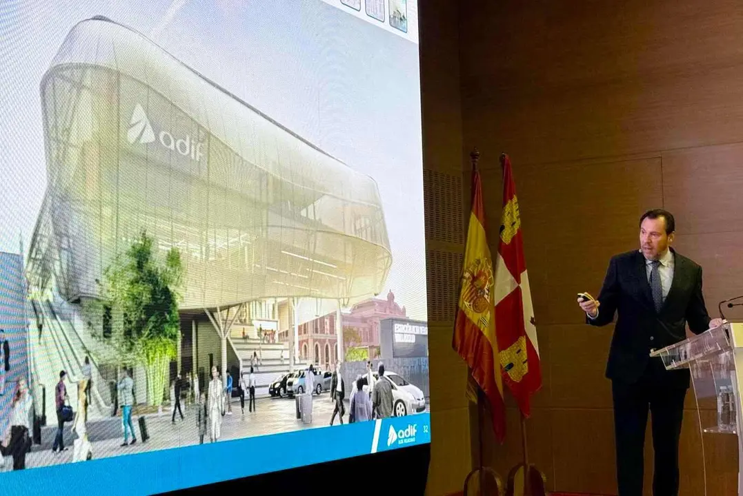 El ministro de Transportes y Movilidad Sostenible, Óscar Puente, presenta el proyecto de la nueva estación de tren de Valladolid Campo Grande.