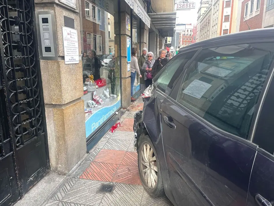 Un hombre de 47 años sufre un atropello en la calle Santa Nonia de León.