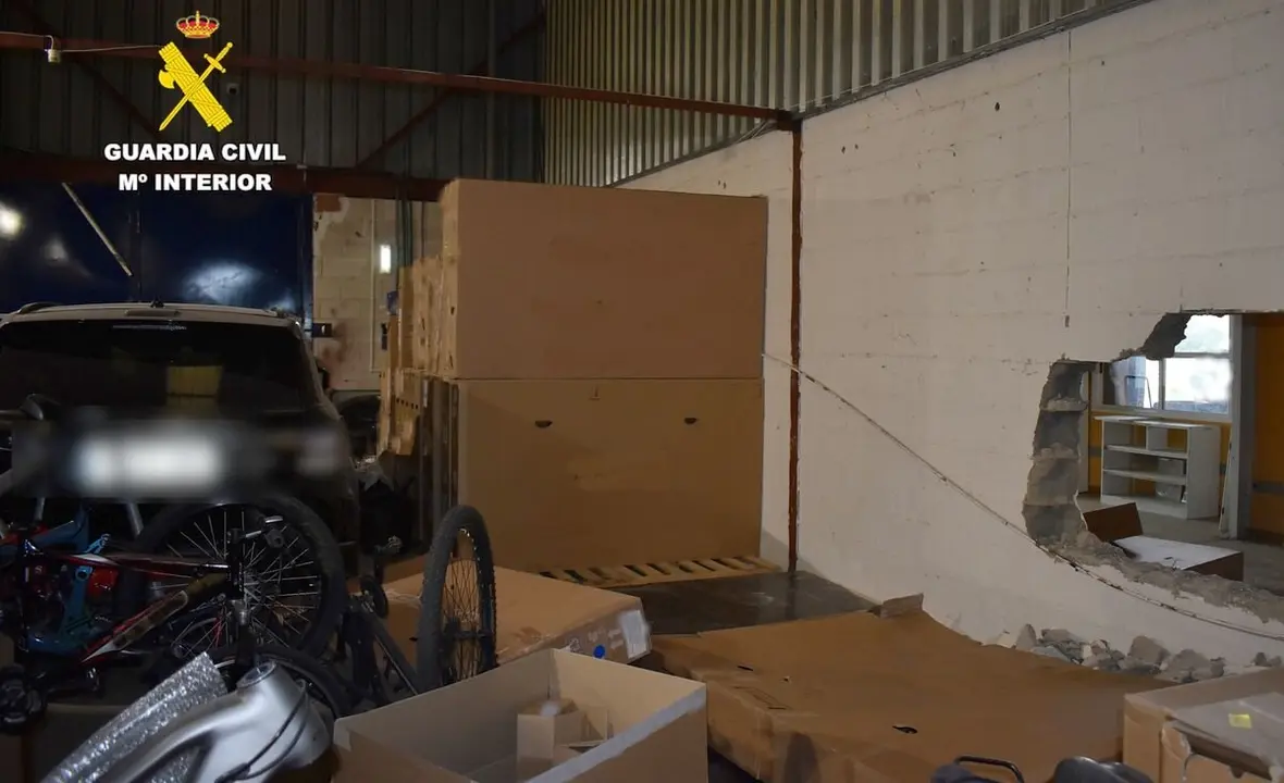 Detenido el integrante de un grupo criminal dedicado al robo con fuerza en tiendas de bicicletas eléctricas.