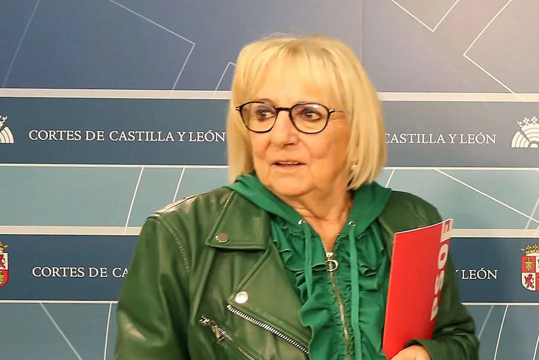 Inmaculada García, médica de familia en el centro de salud de Puebla de Sanabria y procuradora socialista en las Cortes de Castilla y León. Foto: Rubén Cacho.