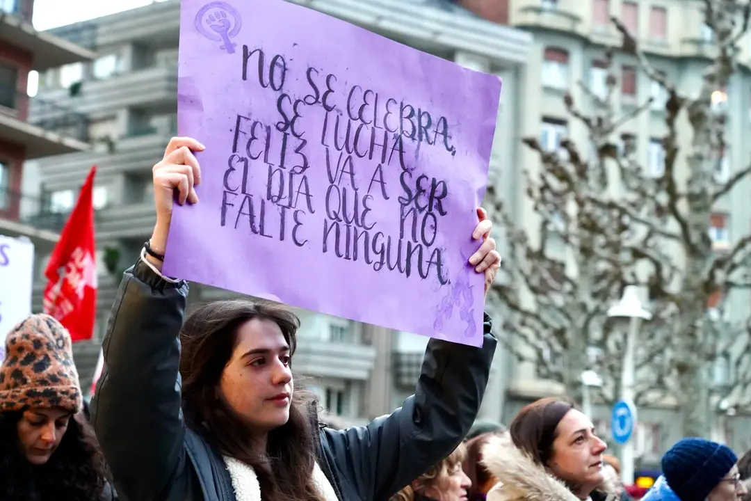 Manifestación convocada por la Comisión 8M de León en la que participa la vicesecretaria general del PSOE de Castilla y León, Nuria Rubio, y la secretaria de Igualdad del PSOE de Castilla y León, Lorena del Valle entre otras autoridades.
