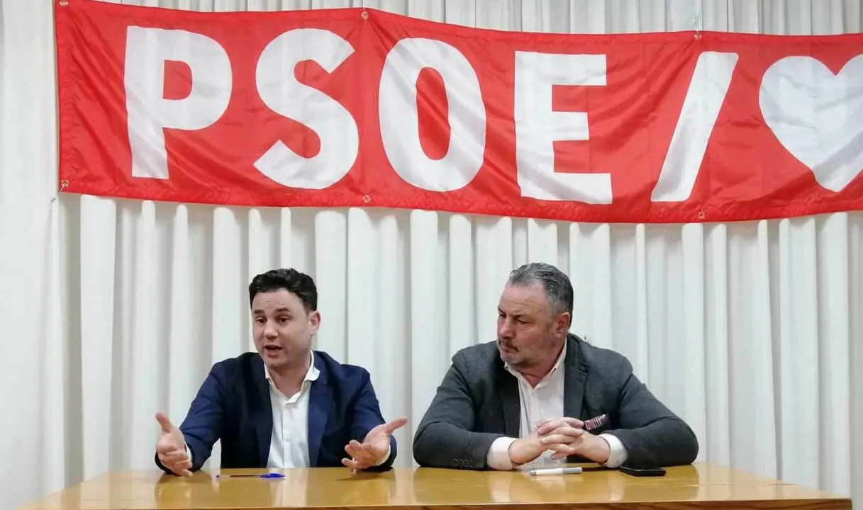 El secretario general del PSOE de León y diputado en el Congreso, Javier Alfonso Cendón, celebra un encuentro con la militancia del Bierzo en Camponaraya.