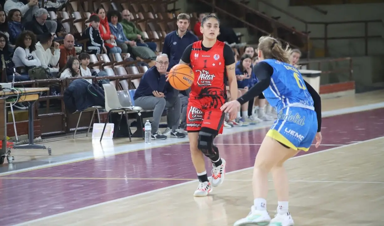 María Álvarez durante el partido.