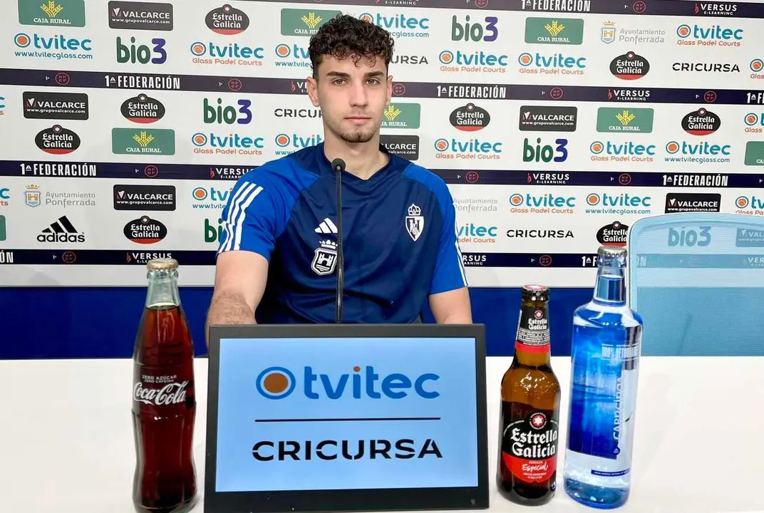 Álex Costa, durante la rueda de prensa de este miércoles.