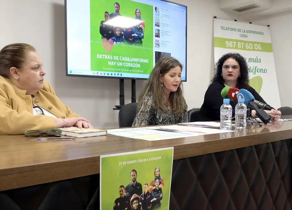 El Teléfono de la Esperanza de León presenta una campaña de sensibilización sobre los equipos de emergencia e inaugura la muestra fotográfica ‘Emociones en emergencias’. Foto: Campillo