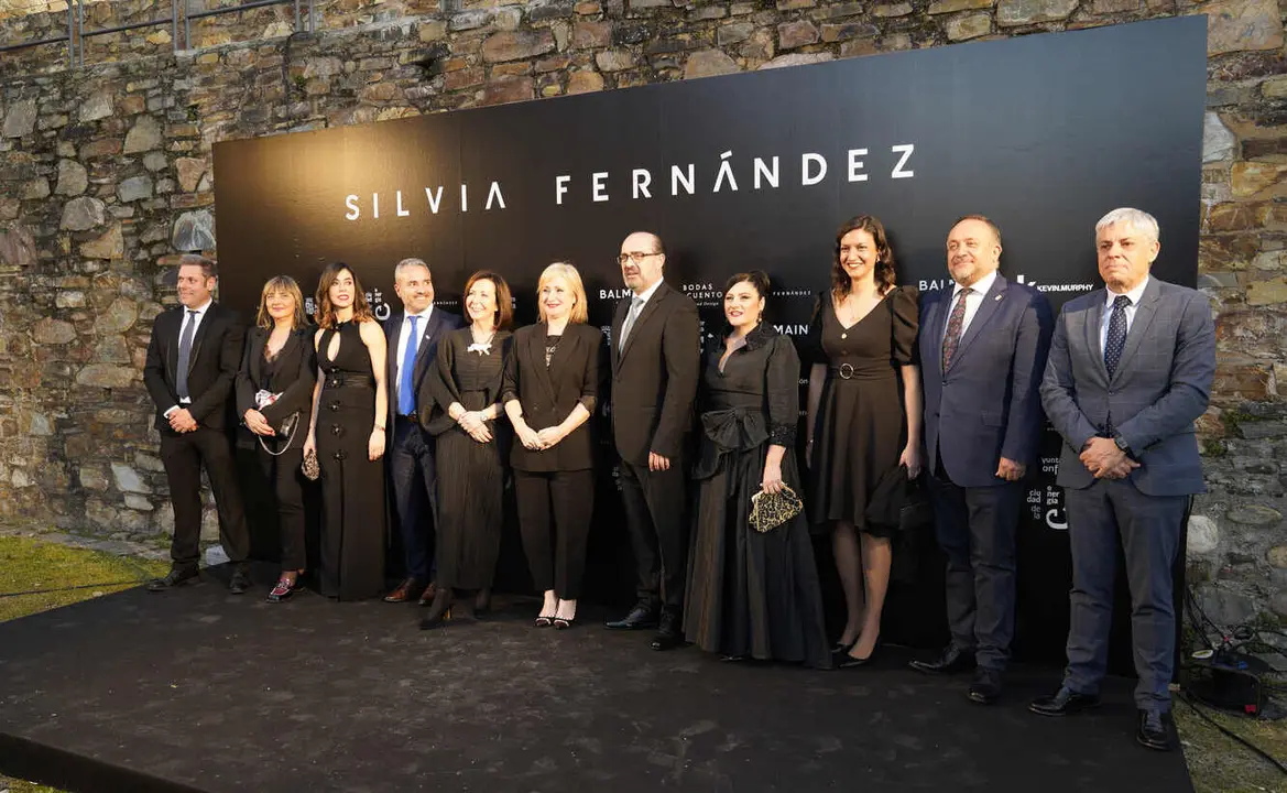 Las diferentes autoridades en la Semana de la Moda en Ponferrada.