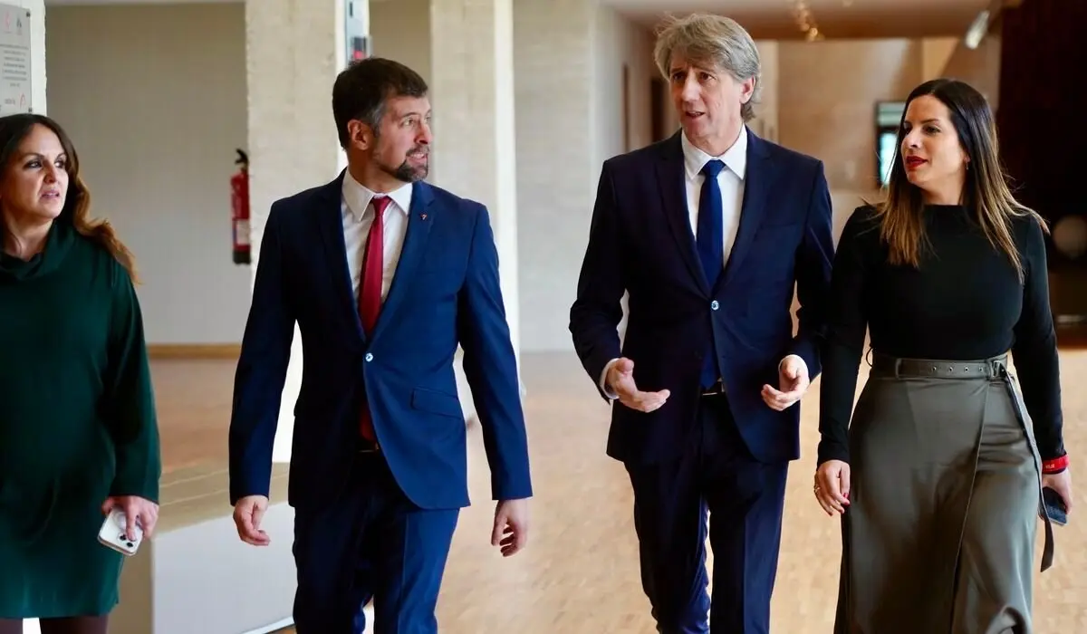 Declaraciones del secretario general del PSOECyL, Carlos Martínez, tras el discurso del presidente de la Junta en el debate de política general de la Junta de Castilla y León en las Cortes