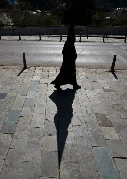 Salida del Nazareno Lambri&oacute;n Chupacandiles de la Semana Santa de Ponferrada.