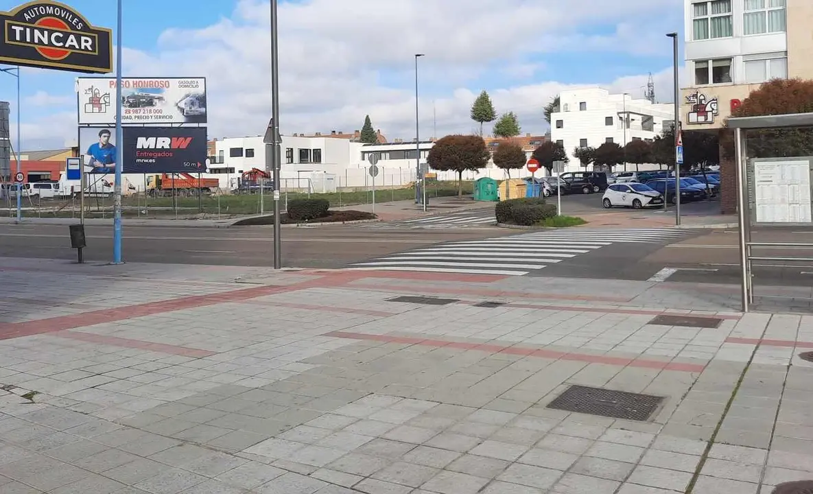 Imagen de la zona en la que fueron cortados los bolardos.