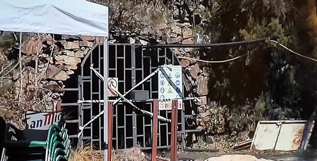 Imagen de la explotación, una vez precintada.