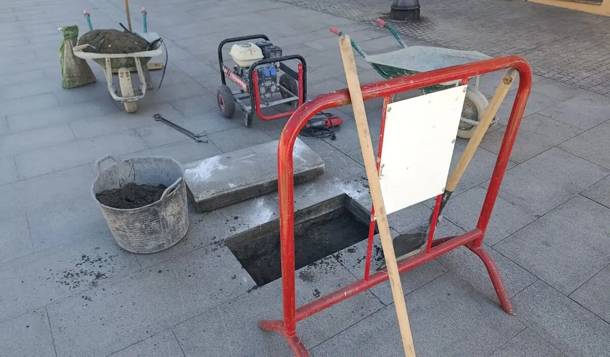La Brigada de Obras del Ayuntamiento de Ponferrada pone en marcha varias actuaciones en el casco antiguo.