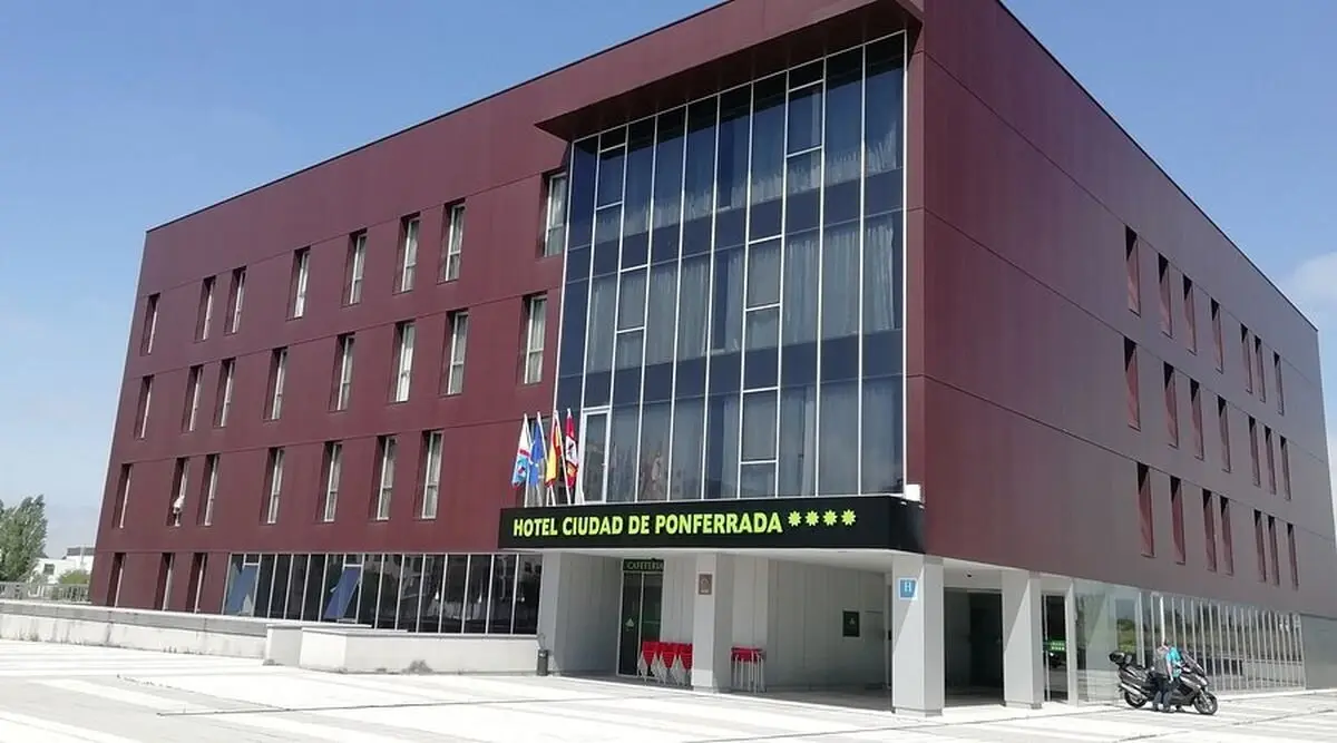 Exterior del Hotel Ciudad de Ponferrada.