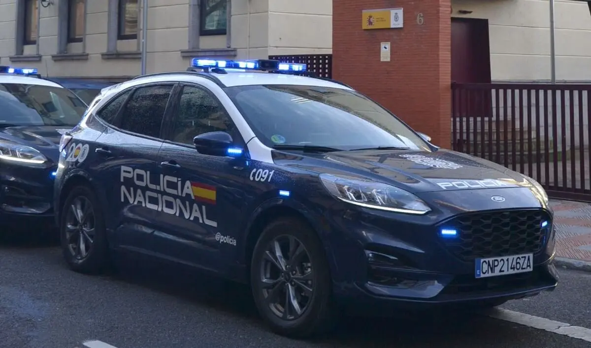 La Policía Nacional de León y Ponferrada, en un operativo conjunto, detiene a dos varones y una mujer por delitos de detención ilegal y lesiones.