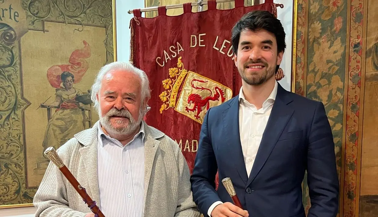 Diego San Martín (d), nuevo presidente de la Casa de León en Madrid.