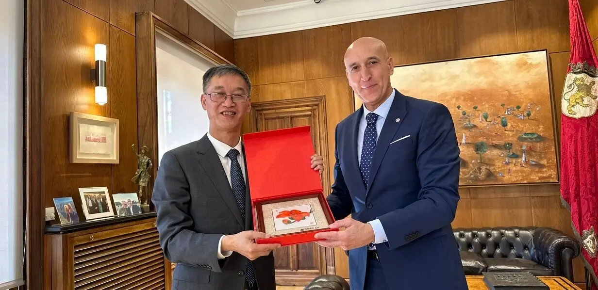 Embajador de China en España.
