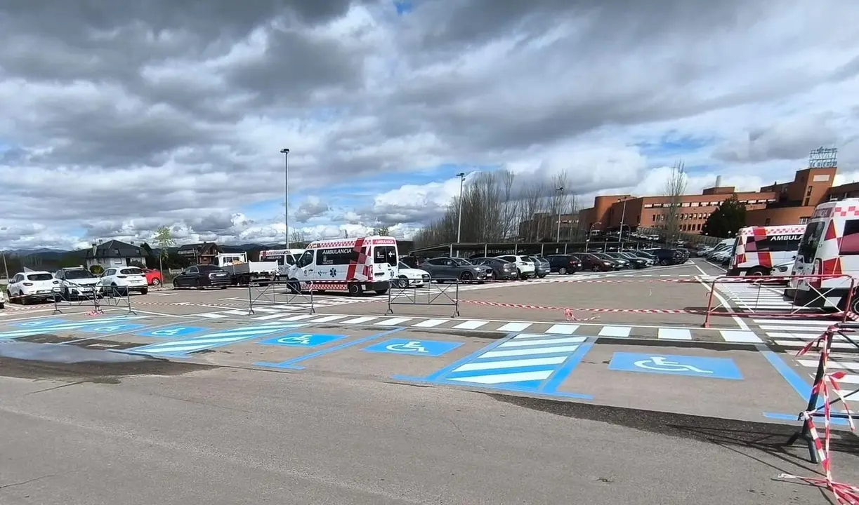 Pintado aparcamientos Hospital El Bierzo.