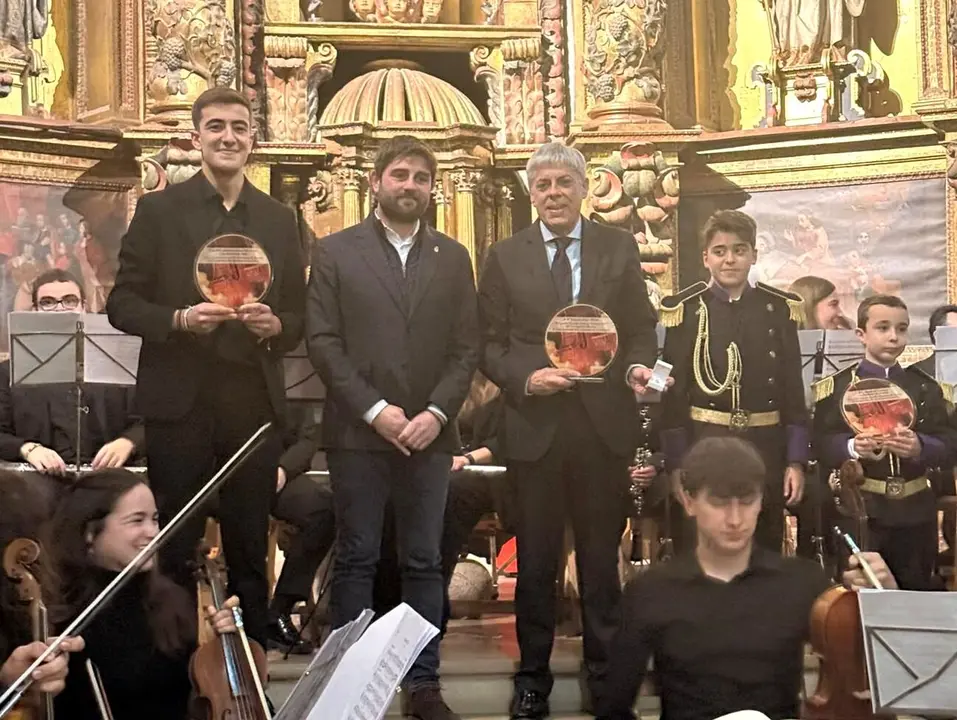El delegado territorial de la Junta en León, Eduardo Diego, ha sido el pregonero de la Semana Santa de Carrizo de la Ribera.