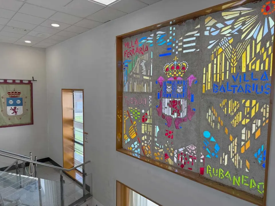 Imagen del interior del edificio de servicios del Ayuntamiento de San Andrés del Rabanedo.