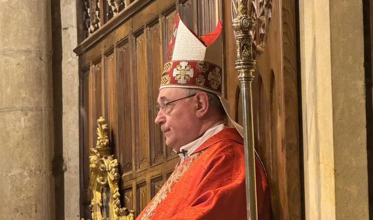 El obispo de León, durante la celebración de un acto eclesiástico.