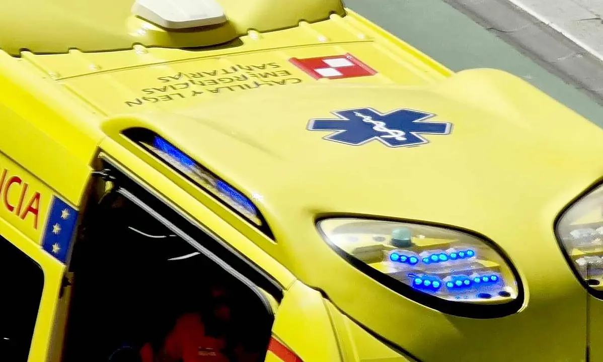 Imagen de una ambulancia de Emergencias Sacyl.