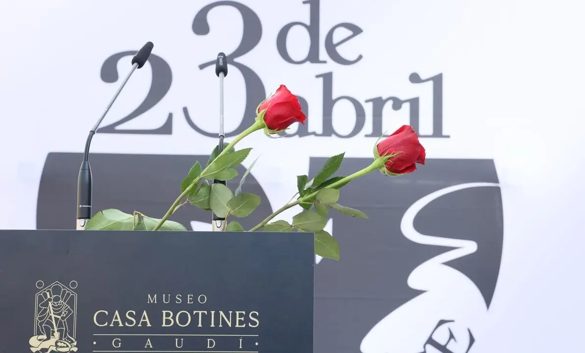 Casa Botines celebra el día de San Jorge.