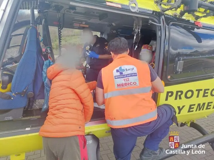 Intervenci&oacute;n del helic&oacute;ptero de la Junta de Castilla y Le&oacute;n.