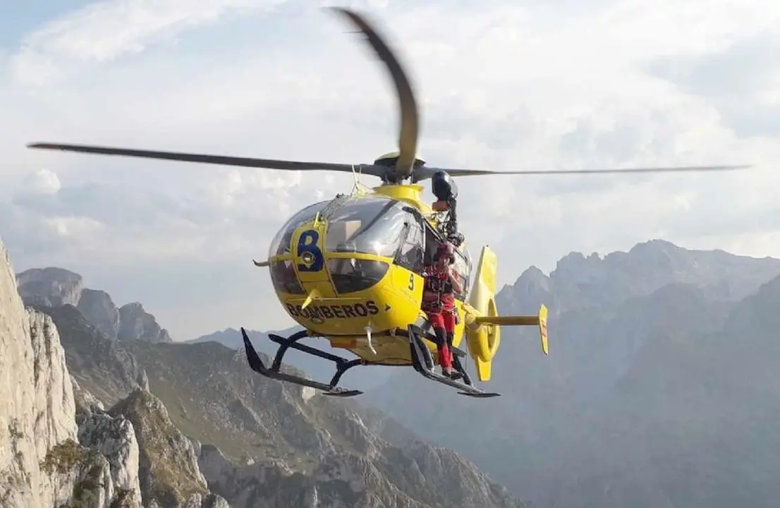 Imagen del helicóptero del Sepa durante un rescate.