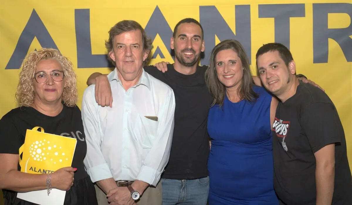 Foto de atchivo del acto de presentación de Alantre, formación política que reivindica la autonomía leonesa y la recuperación de la tradición de los concejos.