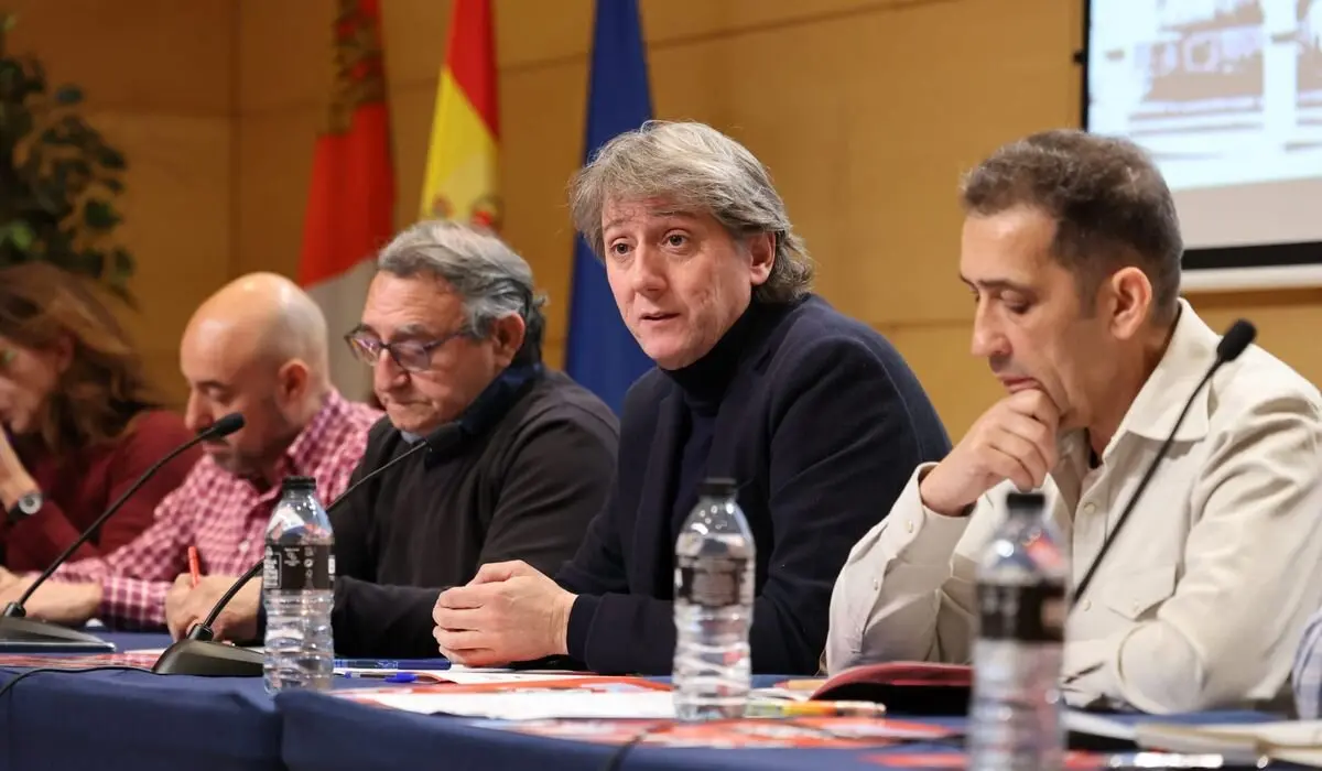 Carlos Martínez en el acto del a firma del Manifiesto de Villalar.