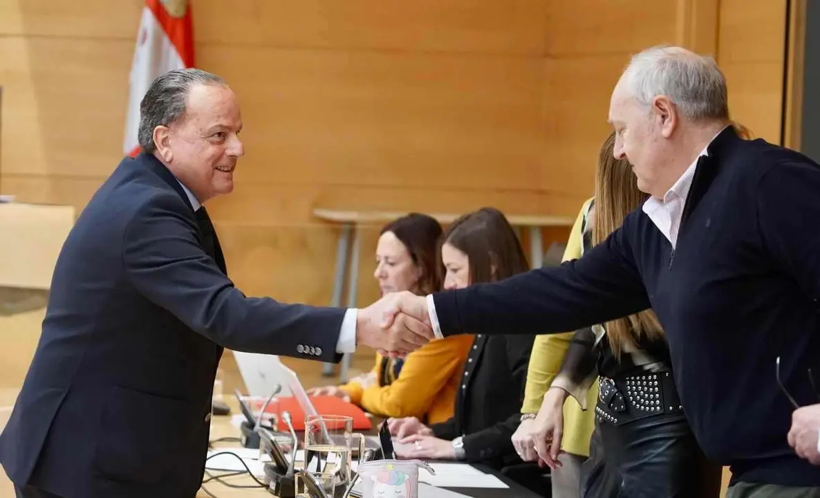 El presidente del Consejo de Cuentas de Castilla y León, Mario Amilivia, presenta en la Comisión de Economía y Hacienda el informe ‘Fiscalización de los contratos para la prestación del servicio de ayuda a domicilio de las diputaciones provinciales del ejercicio 2022’.
