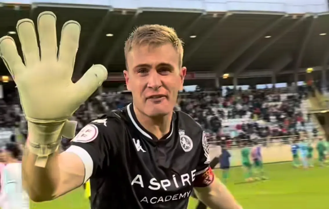 El portero de la Cultu, Miguel Bañúz, al finalizar el encuentro contra el Nàstic.